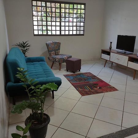 Casa Completa Com Piscina Em Bairro Nobre De Uberlandia Villa Esterno foto